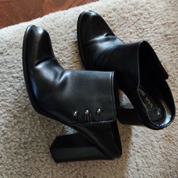 Via Spiga Black Mule Knuckles On The Side. - Picture 1 of 7